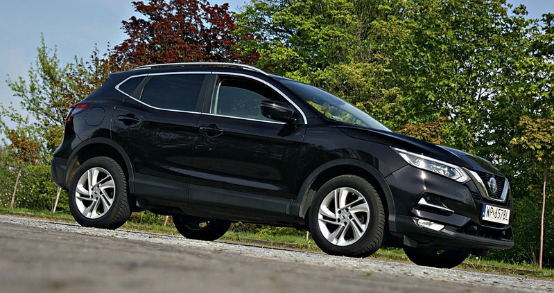 Nissan Qashqai cena 69900 przebieg: 135500, rok produkcji 2018 z Sierpc małe 781
